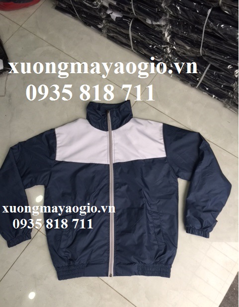 xưởng may áo gió học sinh